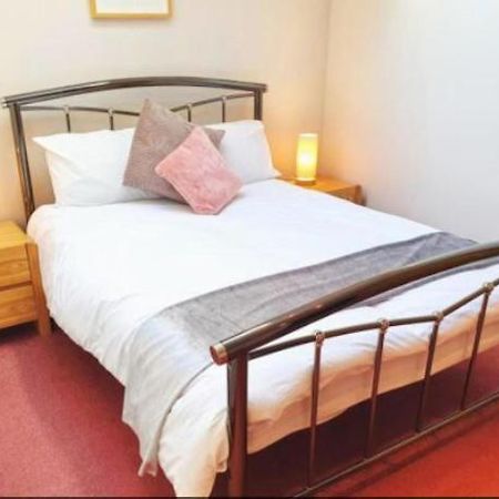 Stratton Cottage Guesthouse 比格尔斯威德 外观 照片 A bedroom at the hotel